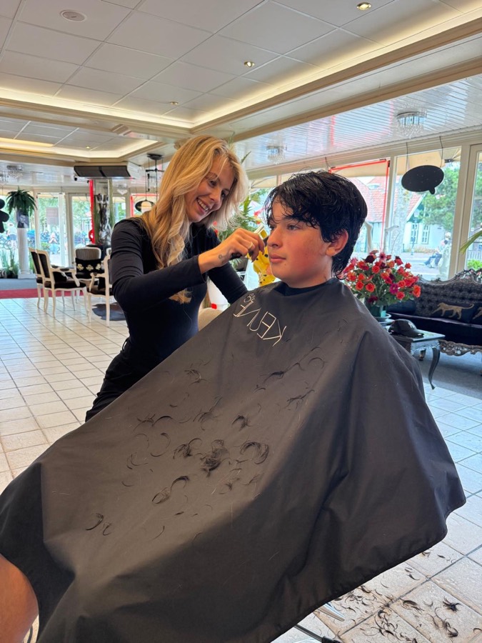 Knippen in de salon in De Koog